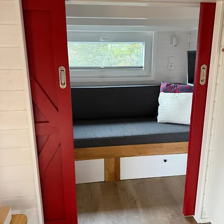 Tiny House Azyl Wolnosci בית נופש *